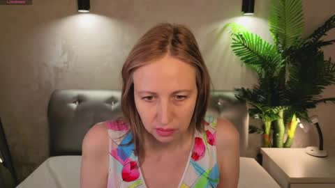 Elizabeth online show from 03/26/26, 01:01