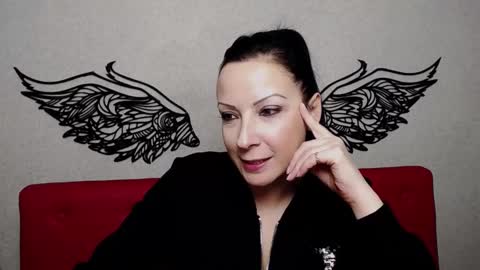 ElizabethSho online show from 12/04/24, 09:24