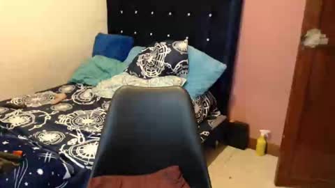 Elizabeth online show from 03/10/25, 02:05