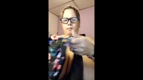 Elizabeth online show from 05/15/26, 10:11