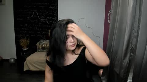 Elizabeth online show from 03/18/26, 06:44