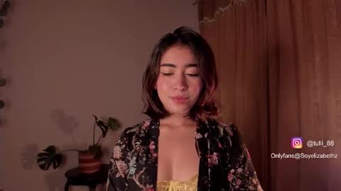 Snapshot of elizabethz chatting on 10/12/25, 11:37 Tuli online show from 10/12/25, 11:37