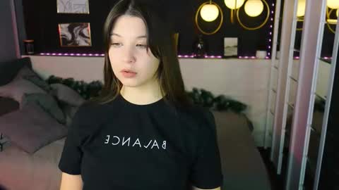 Eliza online show from 12/21/25, 01:40