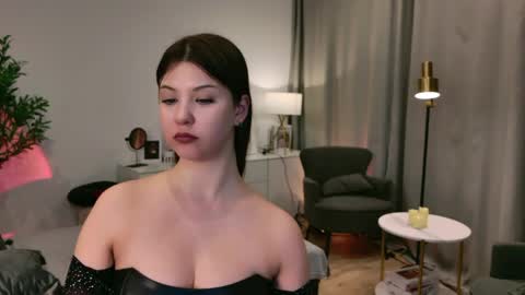 Eliza online show from 04/29/26, 05:30