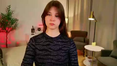 Snapshot of elizamild chatting on 06/17/26, 01:45 Eliza online show from 06/17/26, 01:45