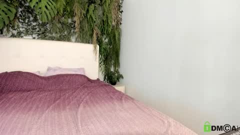 Snapshot of elizanik chatting on 09/21/25, 04:41 Eliza online show from 09/21/25, 04:41