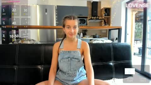 Eliz                               online show from 04/14/26, 03:07