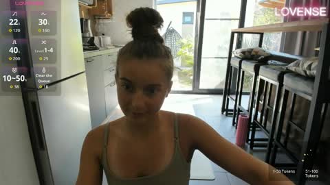 Eliz                               online show from 04/15/26, 12:01