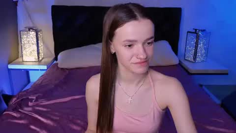 elizzza_ online show from 07/14/26, 10:21