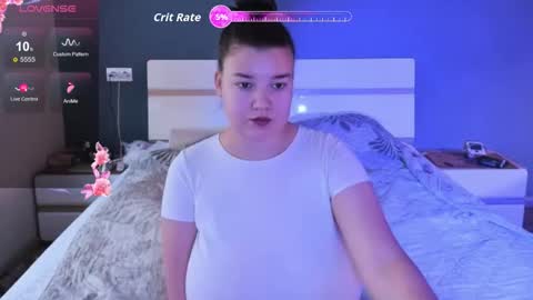 Lina online show from 11/18/25, 12:20