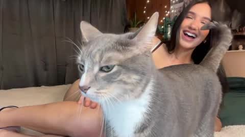 Ella online show from 04/16/26, 02:07