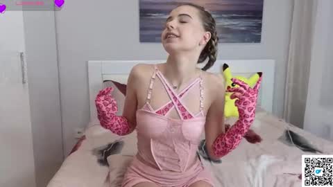 ella_desire online show from 02/16/26, 12:56