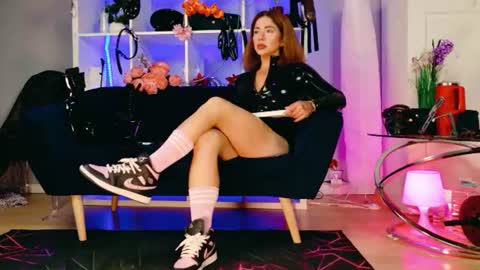 Snapshot of ella_kross chatting on 07/16/26, 06:41 ella_kross online show from 07/16/26, 06:41