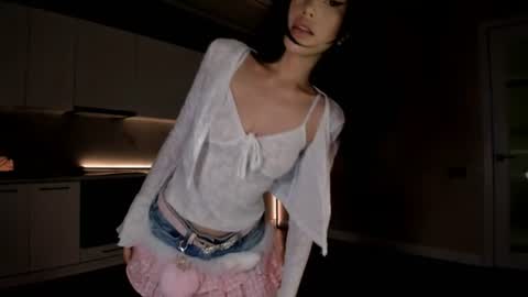 Snapshot of ella_lee15 chatting on 07/11/26, 02:58 Lee online show from 07/11/26, 02:58