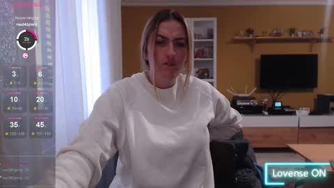 Snapshot of ella_max_live chatting on 10/07/25, 07:05 Ella Max online show from 10/07/25, 07:05