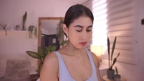 ELLA OWEN online show from 04/16/26, 03:57