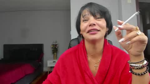 Ella online show from 10/10/25, 09:30