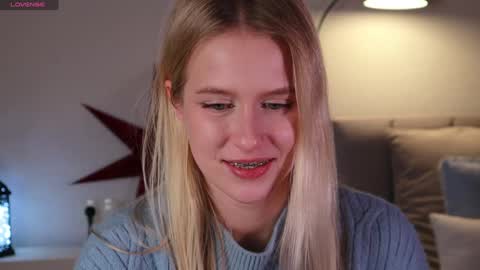 Snapshot of ella_twinkle chatting on 12/02/24, 12:09 Ella online show from 12/02/24, 12:09