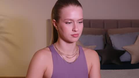 Snapshot of ella_twinkle chatting on 02/01/25, 07:34 Ella online show from 02/01/25, 07:34