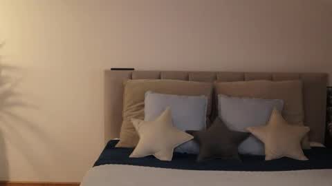 Snapshot of ella_twinkle chatting on 02/09/25, 07:19 Ella online show from 02/09/25, 07:19