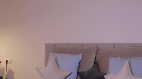 Snapshot of ella_twinkle chatting on 02/23/25, 07:28 Ella online show from 02/23/25, 07:28