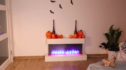 Snapshot of ella_twinkle chatting on 10/26/25, 07:42 Ella online show from 10/26/25, 07:42