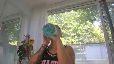 Snapshot of ella_vee chatting on 07/24/26, 06:22 ella_vee online show from 07/24/26, 06:22