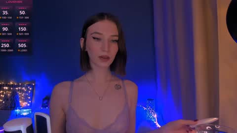 Snapshot of ellaamber chatting on 01/12/25, 10:54 ellaamber online show from 01/12/25, 10:54