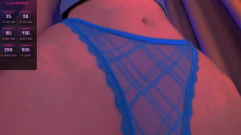 Snapshot of ellaamber chatting on 11/28/25, 01:19 ellaamber online show from 11/28/25, 01:19