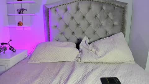 Ellaa Muller online show from 12/05/24, 09:06