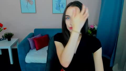 Snapshot of ellaasteele chatting on 09/24/25, 01:25 ellaasteele online show from 09/24/25, 01:25