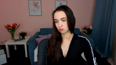 Snapshot of ellaasteele chatting on 10/19/25, 08:53 ellaasteele online show from 10/19/25, 08:53