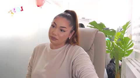 Snapshot of ellabelle_ chatting on 02/17/26, 04:42 Ella online show from 02/17/26, 04:42