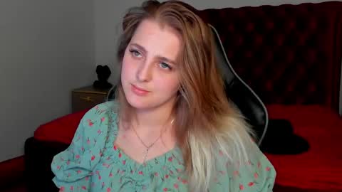 EllaBells online show from 04/23/26, 12:29