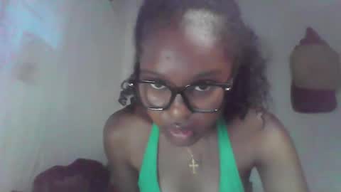 Snapshot of ellah245 chatting on 02/14/26, 01:08 ellah245 online show from 02/14/26, 01:08