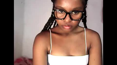 ellah245 online show from 03/03/26, 11:05