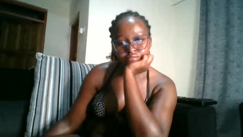ellah-simone online show from 06/11/26, 11:25