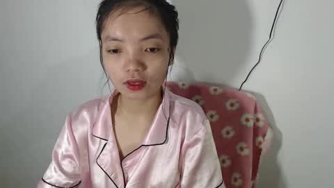 Snapshot of ellahjean chatting on 10/27/25, 02:04 Ellah online show from 10/27/25, 02:04