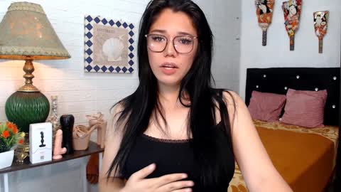 Snapshot of ellahollywood1818 chatting on 12/02/24, 04:20 CINDERELLA online show from 12/02/24, 04:20