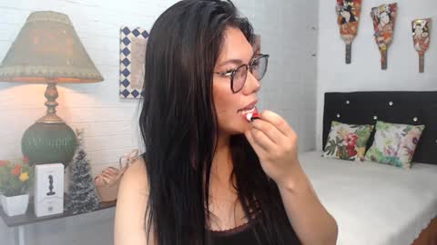 Snapshot of ellahollywood1818 chatting on 12/10/24, 05:07 CINDERELLA online show from 12/10/24, 05:07