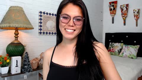 Snapshot of ellahollywood1818 chatting on 12/30/24, 02:09 CINDERELLA online show from 12/30/24, 02:09