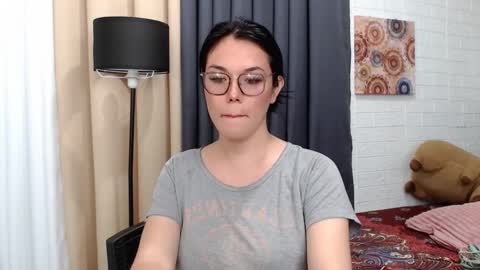 Snapshot of ellahollywood1818 chatting on 09/09/25, 07:08 CINDERELLA online show from 09/09/25, 07:08