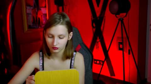 Ella online show from 03/19/26, 05:06