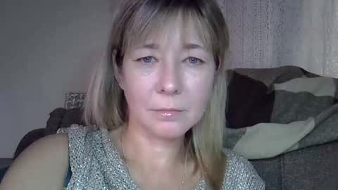 ellajohnsonx online show from 10/05/25, 11:08