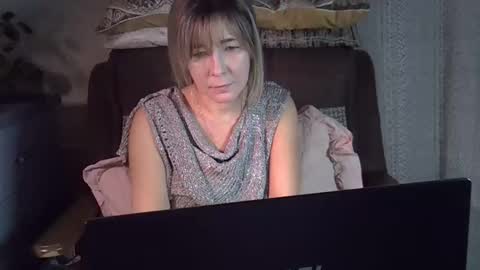 Snapshot of ellajohnsonx chatting on 11/21/25, 07:23 ellajohnsonx online show from 11/21/25, 07:23