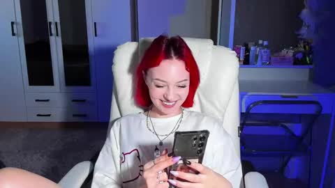 ellales online show from 10/01/25, 08:42