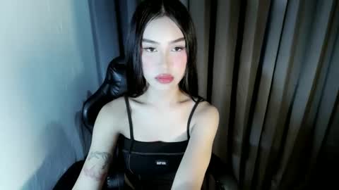 ella online show from 12/04/25, 02:48