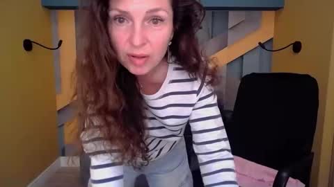 EllaLongs online show from 04/03/26, 11:30