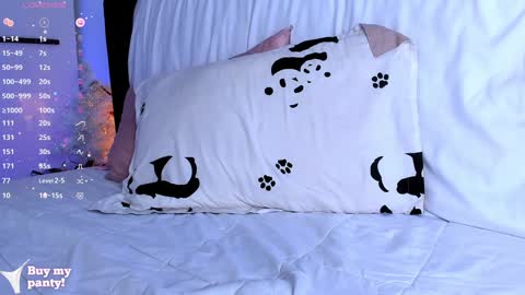 Snapshot of ellamilano chatting on 01/28/25, 07:10 Ella online show from 01/28/25, 07:10