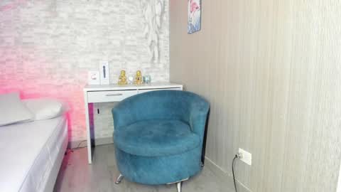 Ella online show from 03/09/25, 04:38